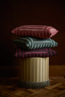 Ionic Stripe – Plum